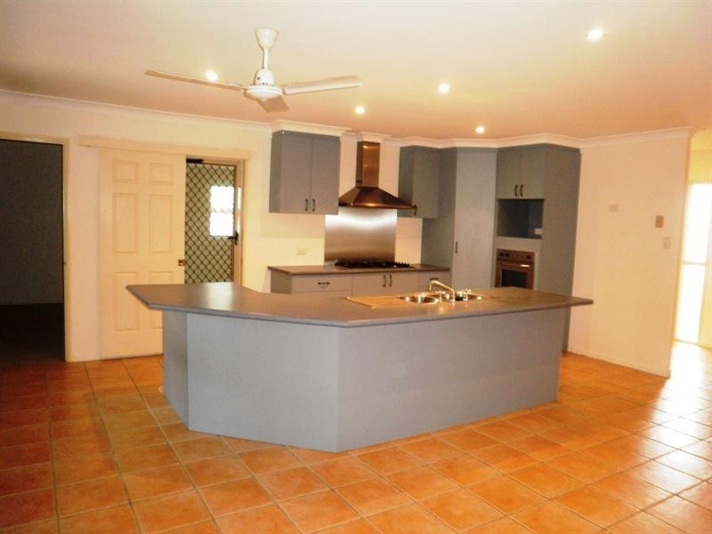 18 Mendi Drive, Bushland Beach QLD 4818