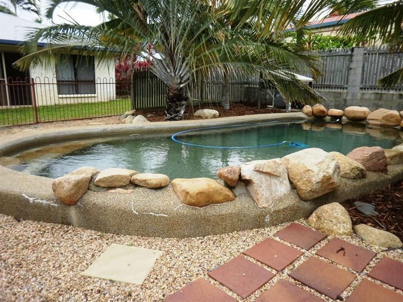 18 Mendi Drive, Bushland Beach QLD 4818