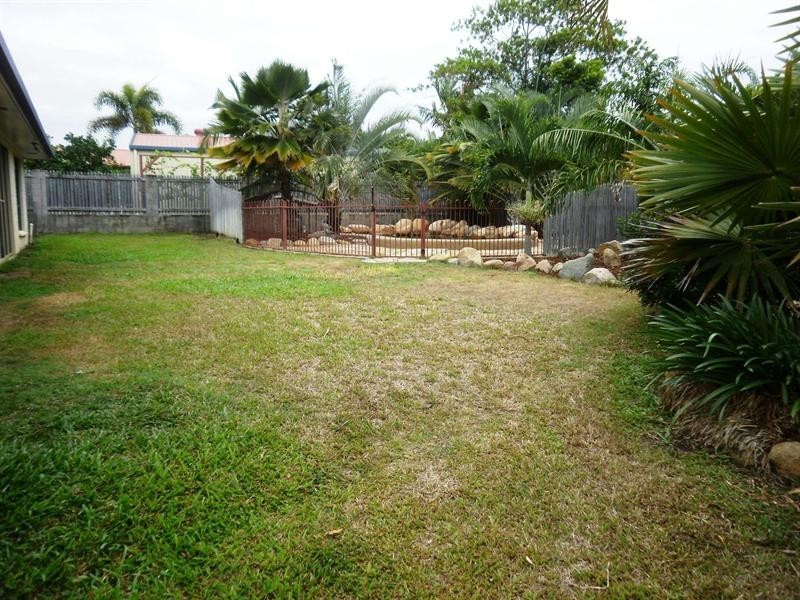 18 Mendi Drive, Bushland Beach QLD 4818