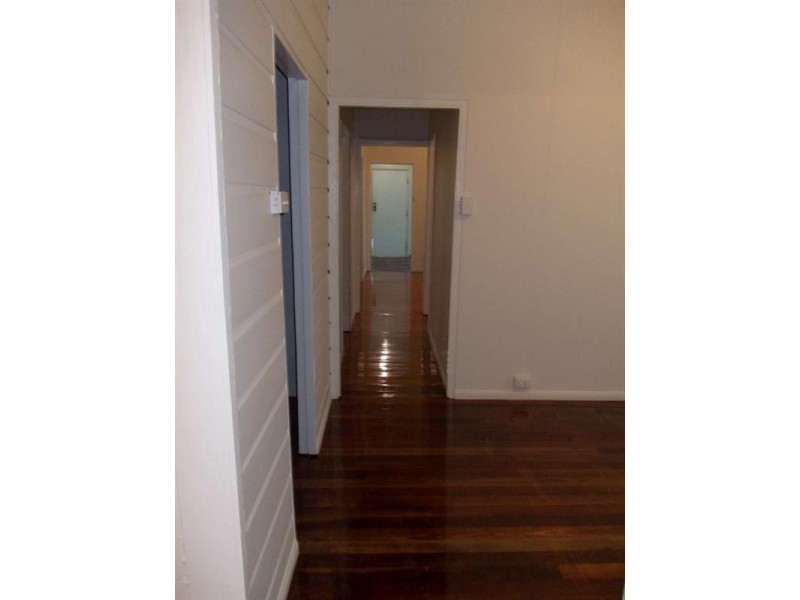 58 Morris Street, West End QLD 4810