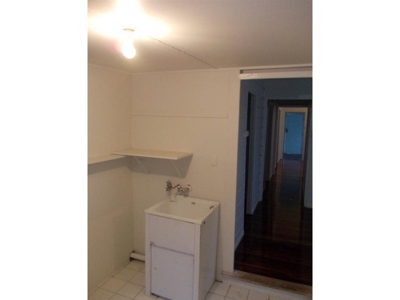 58 Morris Street, West End QLD 4810