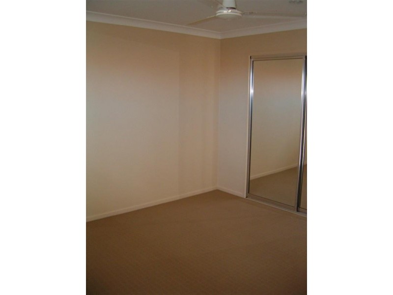 Bushland Beach QLD 4818