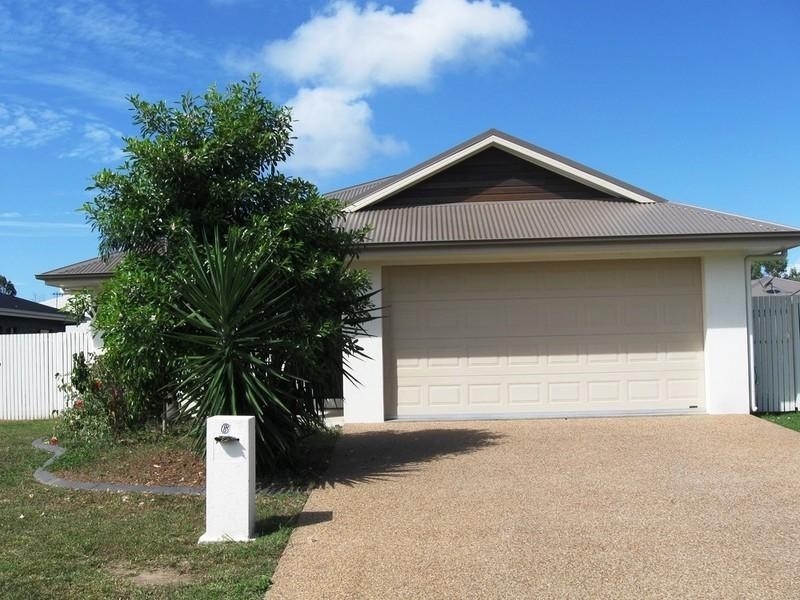 Bushland Beach QLD 4818