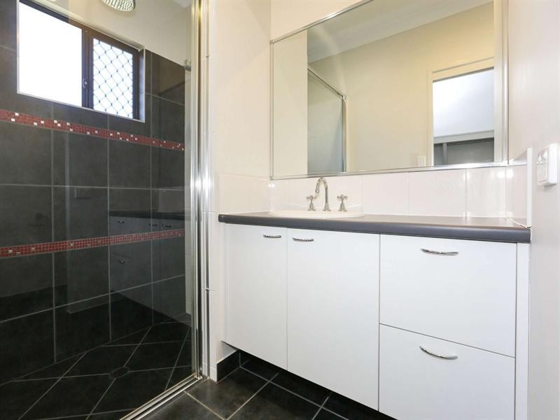 5 Yanooa Court, Bushland Beach QLD 4818