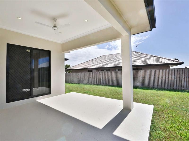 5 Yanooa Court, Bushland Beach QLD 4818