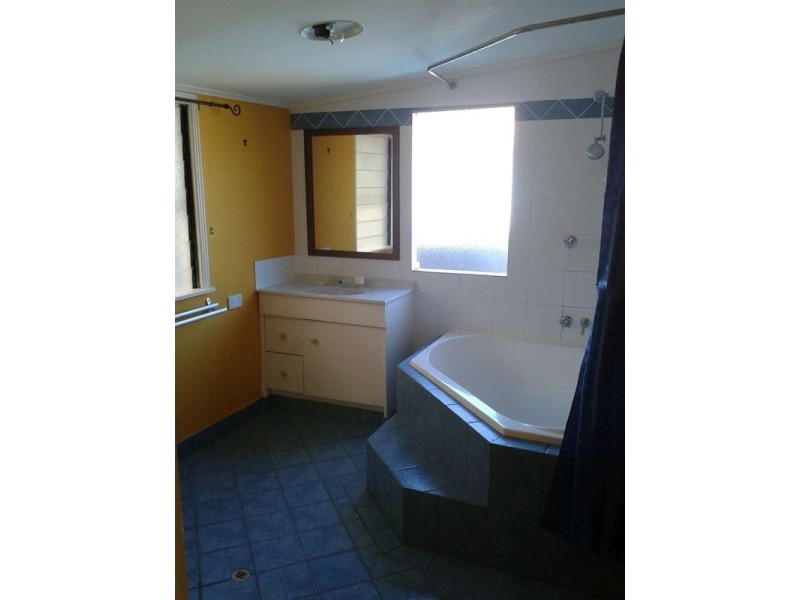 9 Ninth Avenue, Railway Estate QLD 4810