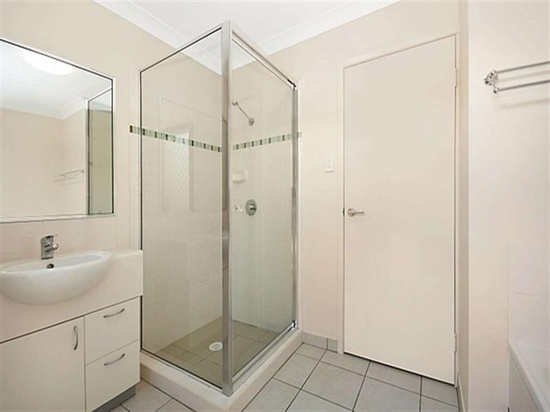 9 Laurie Motti Parade, Kirwan QLD 4817