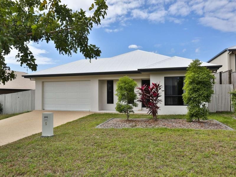5 Yanooa Court, Bushland Beach QLD 4818