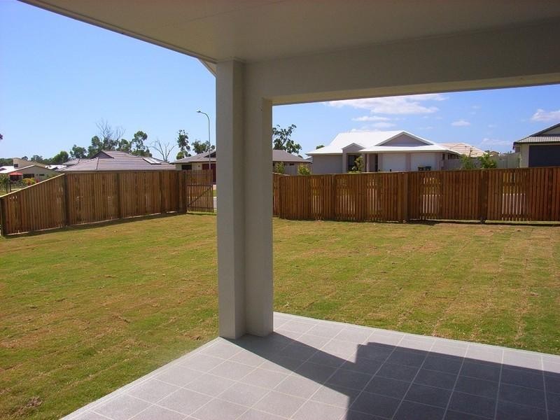 Bushland Beach QLD 4818