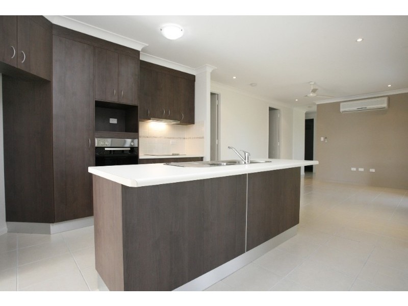 29 Coolaree Drive, Bushland Beach QLD 4818