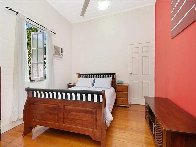 4/12 Knapp Street, Townsville City QLD 4810