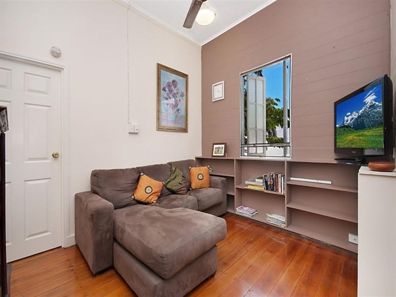 4/12 Knapp Street, Townsville City QLD 4810