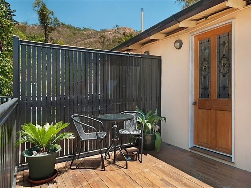 4/12 Knapp Street, Townsville City QLD 4810