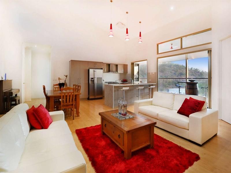 20 The Point, Castle Hill QLD 4810