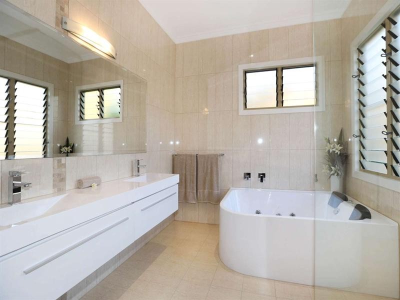 20 The Point, Castle Hill QLD 4810