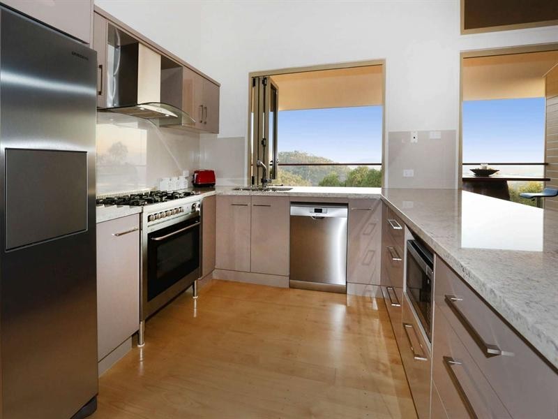 20 The Point, Castle Hill QLD 4810