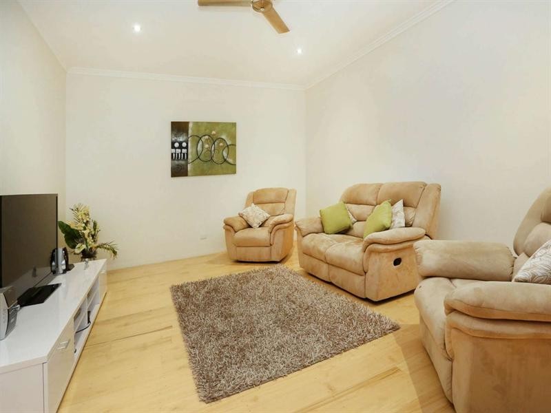 20 The Point, Castle Hill QLD 4810