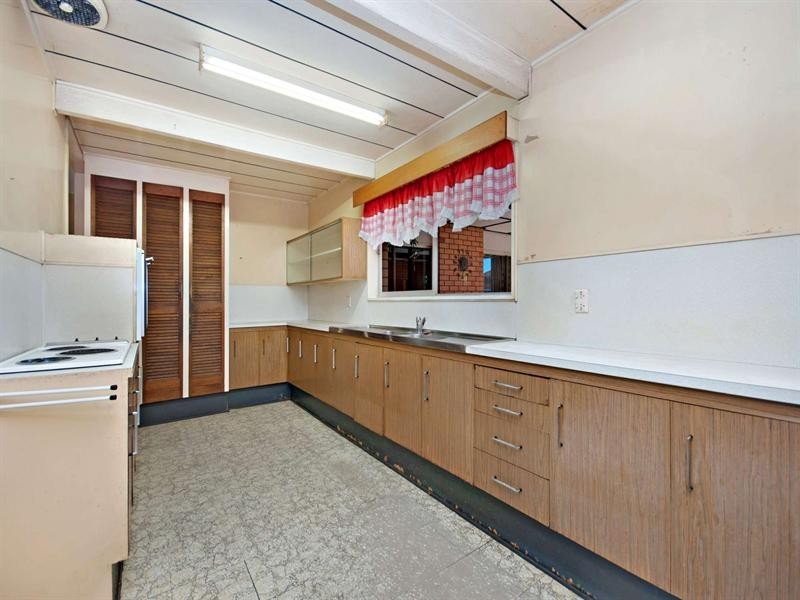 216 Ross River Road, Aitkenvale QLD 4814