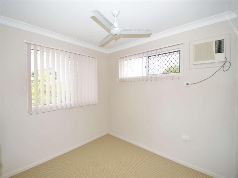 1/8 Lamington Road, West End QLD 4810