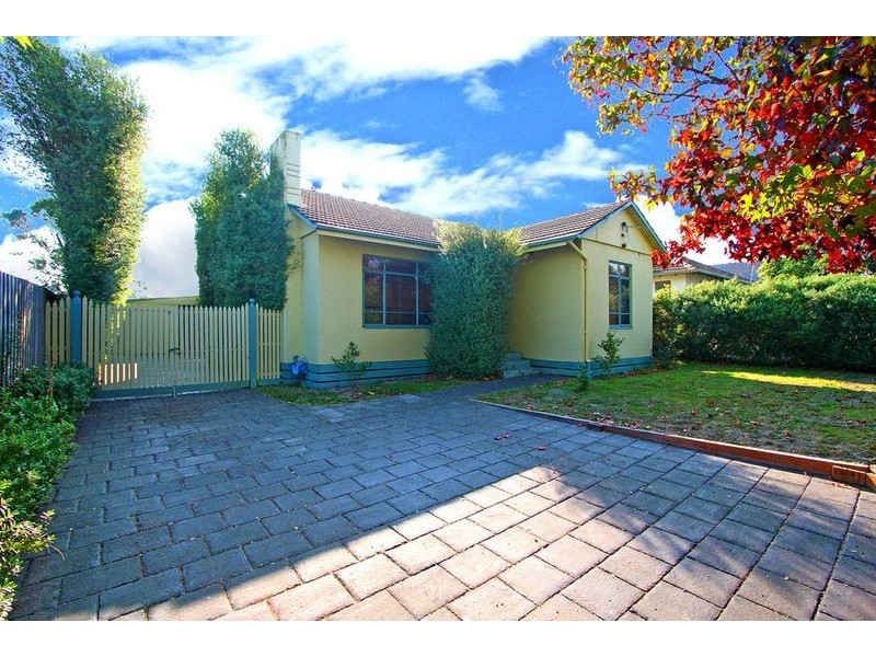 33 Mawarra Crescent, Chadstone VIC 3148