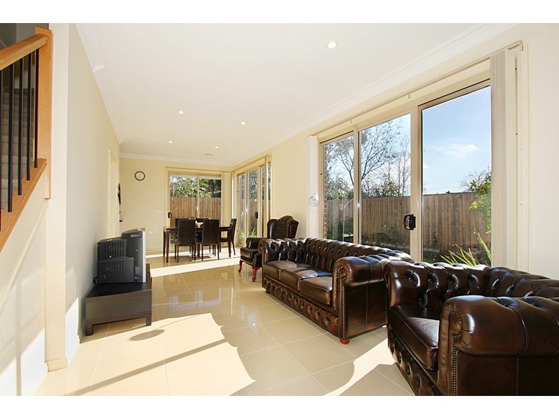 2/41 Normanby Street, Hughesdale VIC 3166