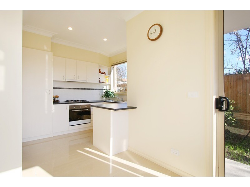 2/41 Normanby Street, Hughesdale VIC 3166