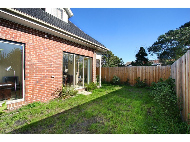 2/41 Normanby Street, Hughesdale VIC 3166