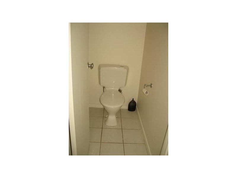 2/25 Gardiner Road, Clayton VIC 3168