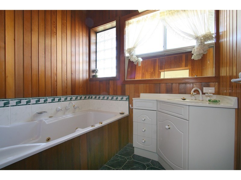 69 carmichael Road, Oakleigh East VIC 3166