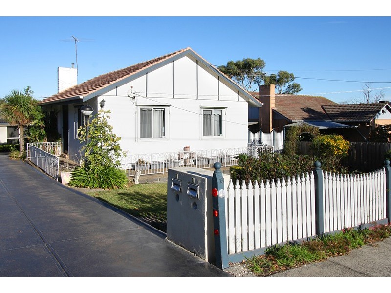 1/13 Binalong Avenue, Chadstone VIC 3148