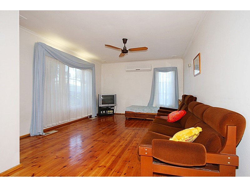 1/13 Binalong Avenue, Chadstone VIC 3148