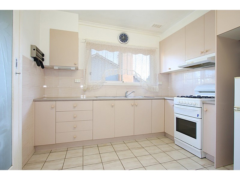 1/13 Binalong Avenue, Chadstone VIC 3148