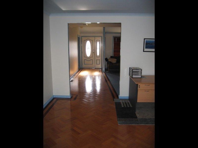 1/4 Brookland Court, Mulgrave VIC 3170