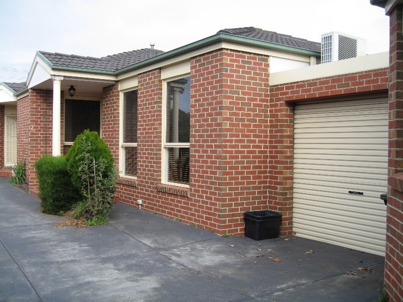 8 Fairbank Road, Bentleigh VIC 3204