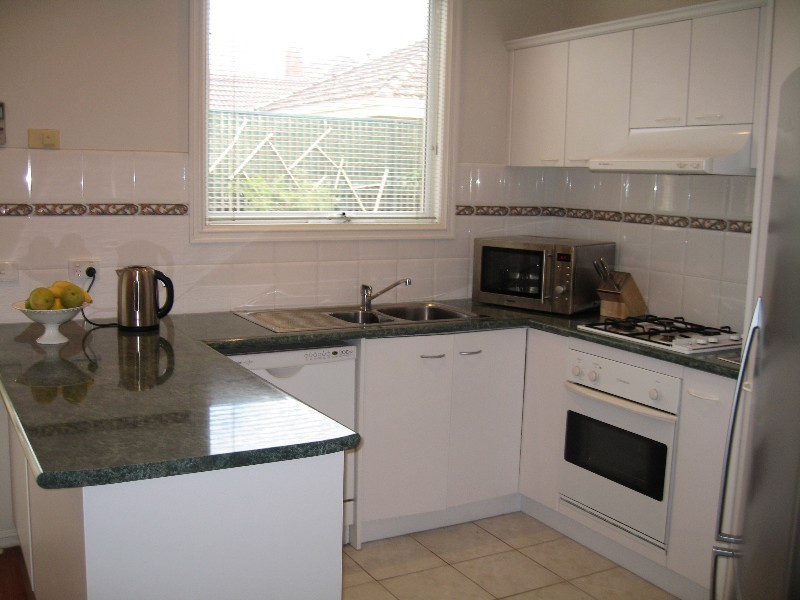 8 Fairbank Road, Bentleigh VIC 3204