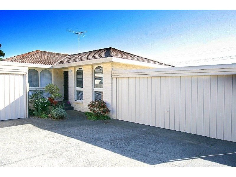 9 Churchill Avenue, Chadstone VIC 3148