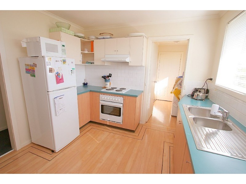 9 Churchill Avenue, Chadstone VIC 3148