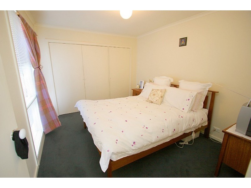 9 Churchill Avenue, Chadstone VIC 3148