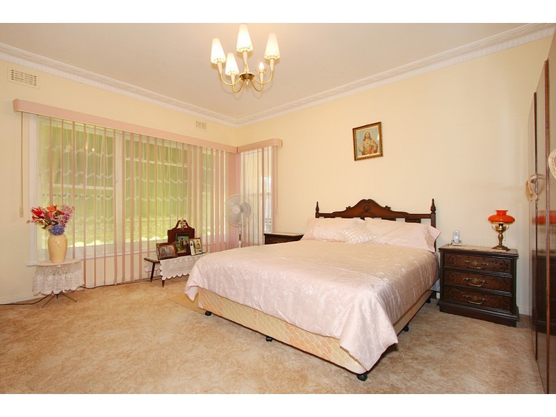 1090 North Road, Bentleigh East VIC 3165