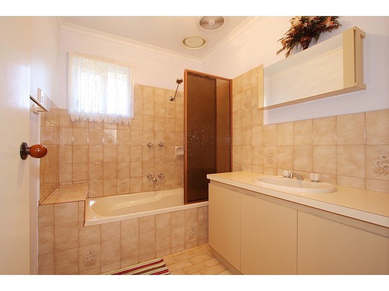 4/1 McIntosh Street, Oakleigh VIC 3166