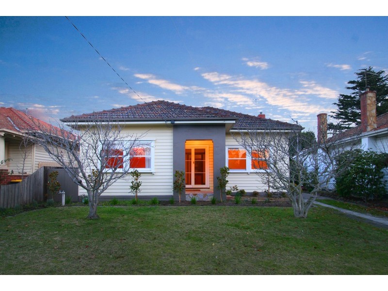 18 Callander Street, Hughesdale VIC 3166