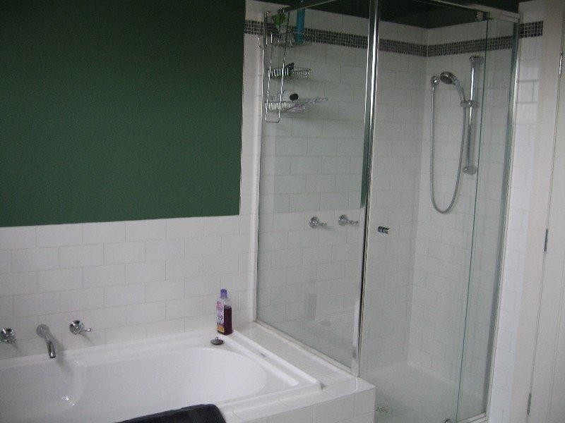 12A Carlisle Crescent, Hughesdale VIC 3166