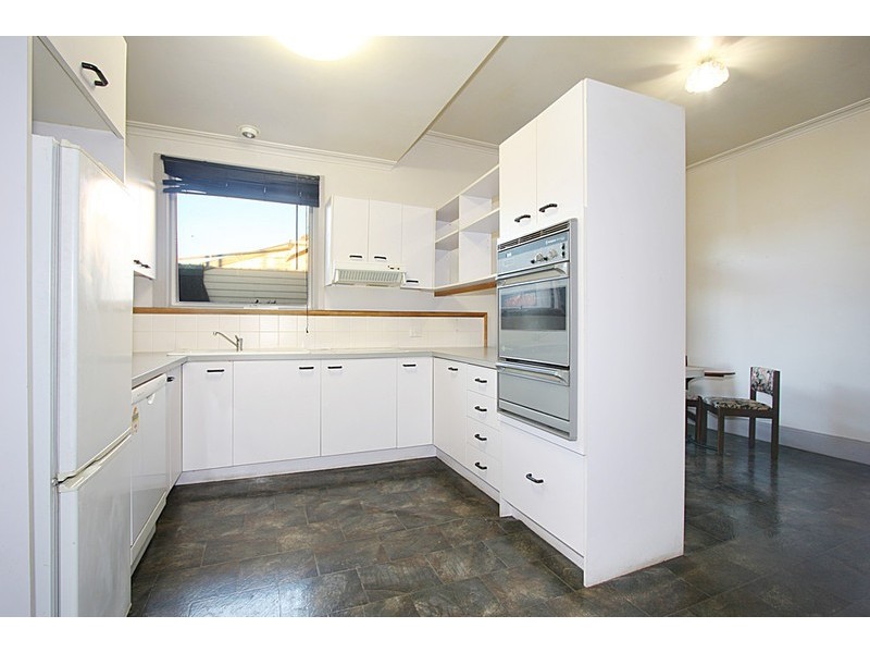 63 Carlisle Crescent, Hughesdale VIC 3166