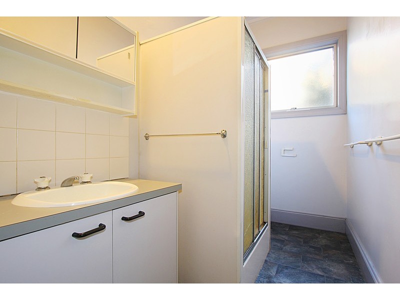 63 Carlisle Crescent, Hughesdale VIC 3166