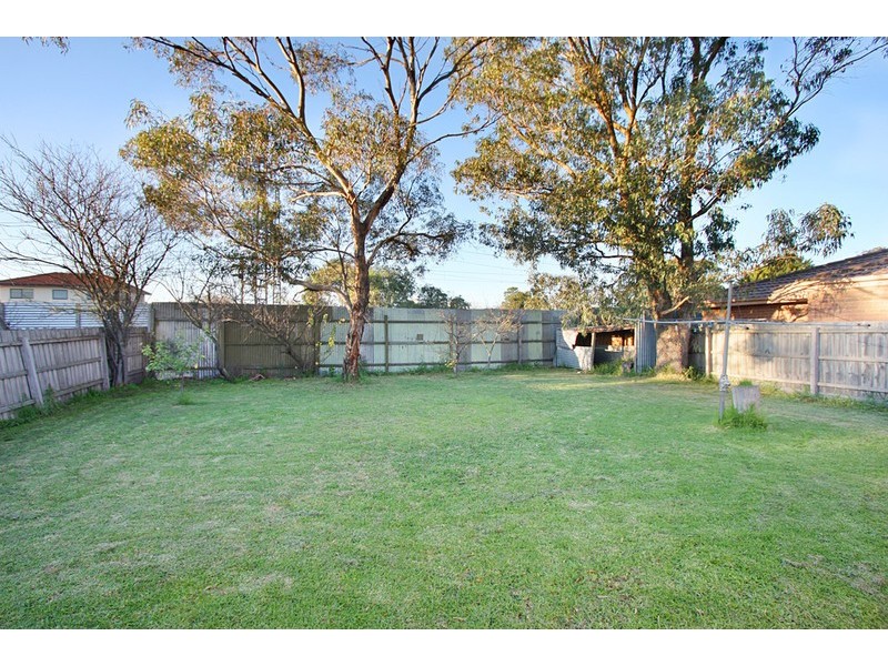 63 Carlisle Crescent, Hughesdale VIC 3166