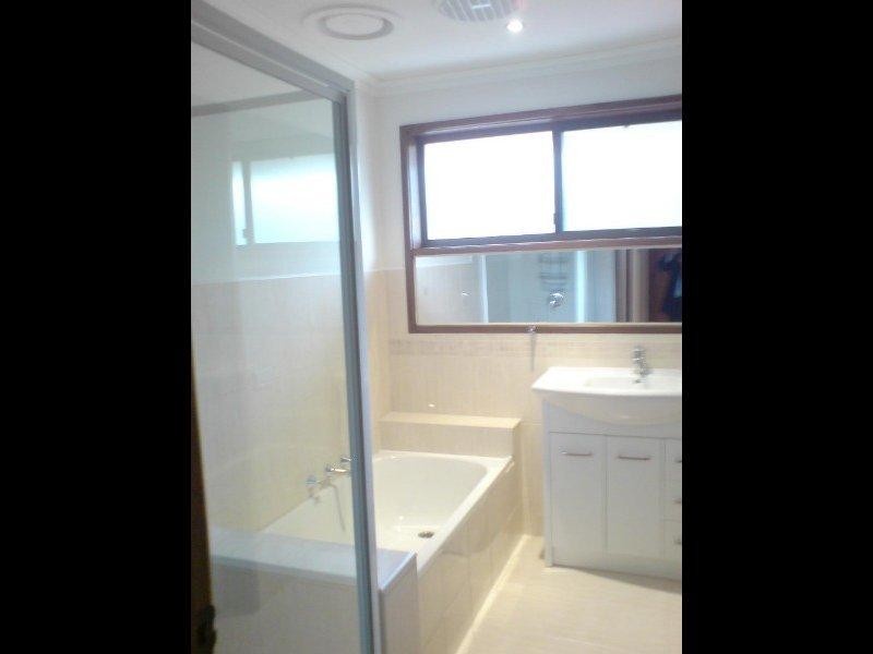 2/12 Rugby Road, Hughesdale VIC 3166