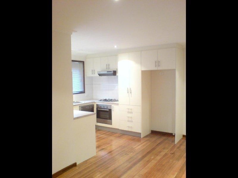 2/12 Rugby Road, Hughesdale VIC 3166