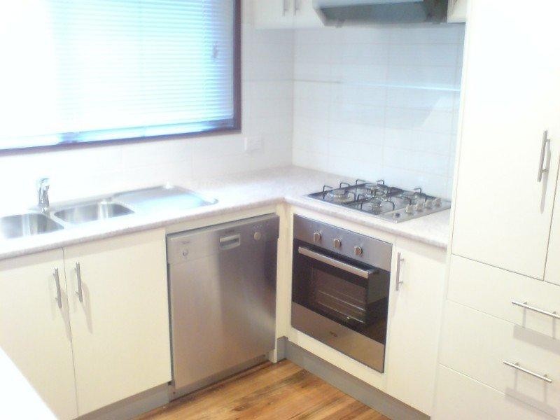 2/12 Rugby Road, Hughesdale VIC 3166