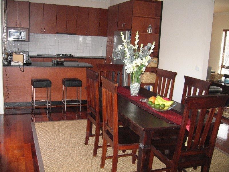 90 Batesford Road, Chadstone VIC 3148