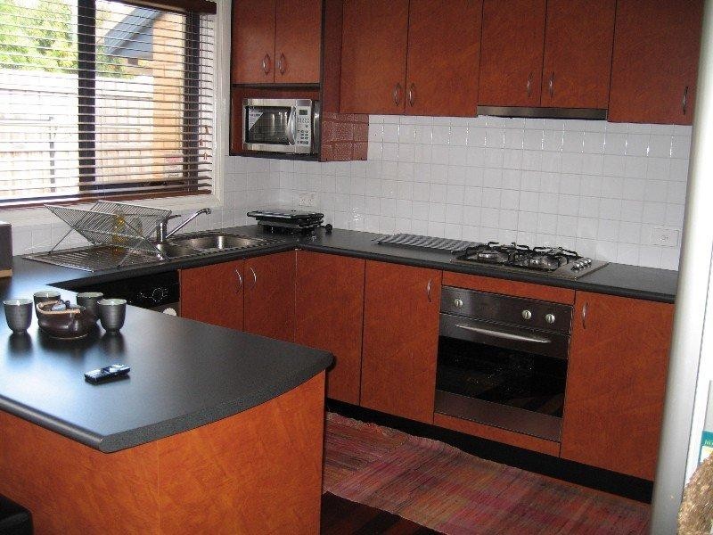 90 Batesford Road, Chadstone VIC 3148